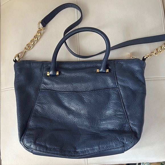 Michael Kors Blue Shoulder Bag with Gold Hardware - Picture 2 of 9